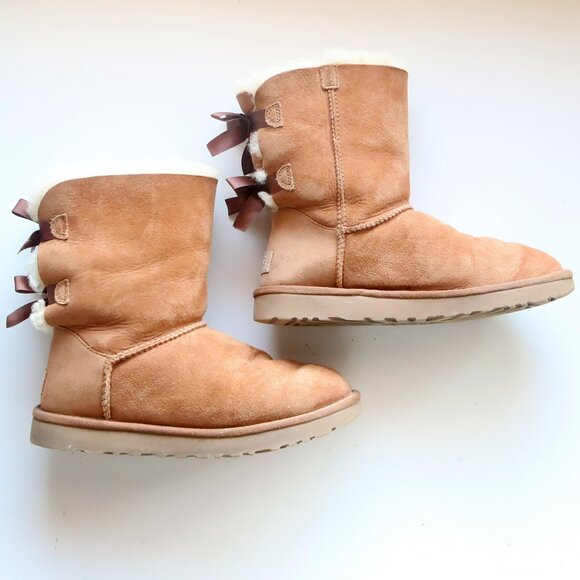 UGG Classic Bailey Bow Chestnut Tan Boots Sheepskin Leather Suede Winter Snow 8 - Picture 11 of 15